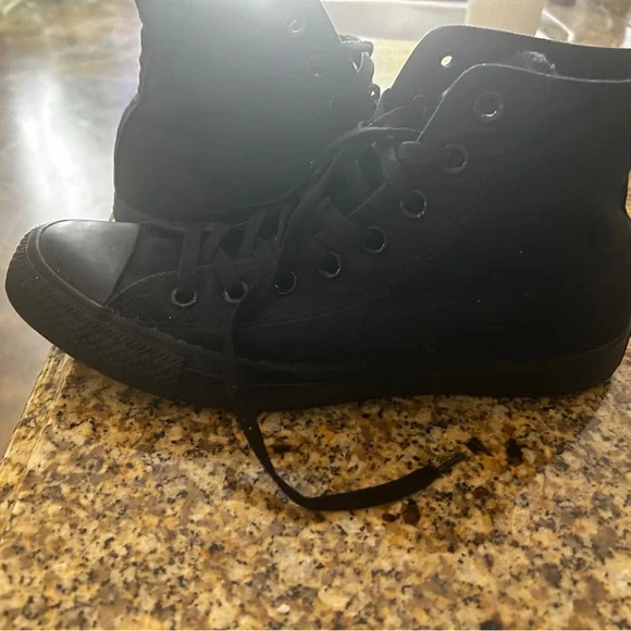Black High-Top Men’s Converse Sneakers - Picture 4 of 7